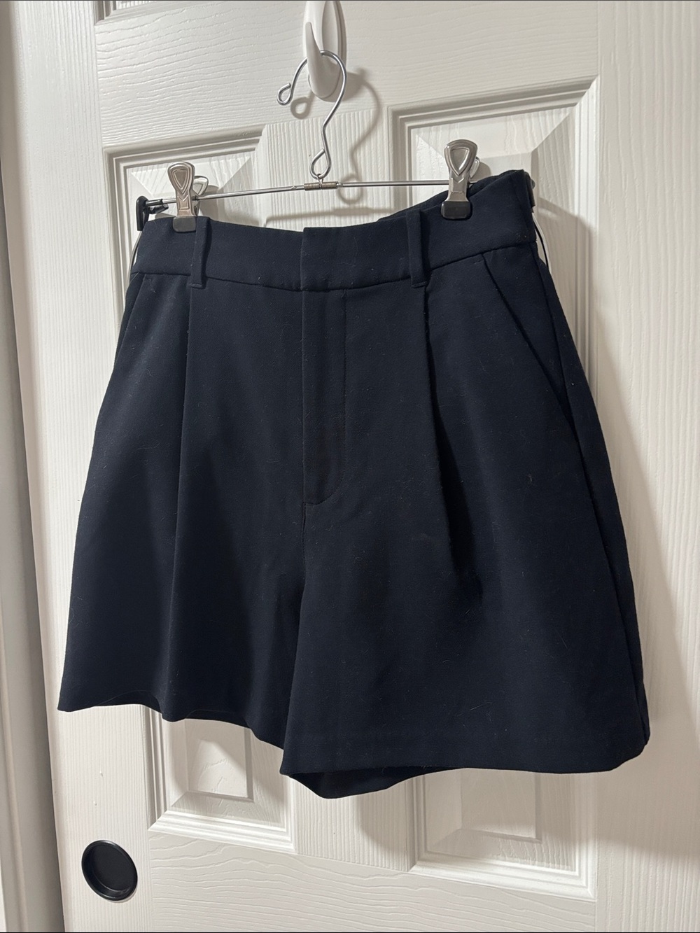Abercrombie & Fitch Black High-Waist Pleated Shorts